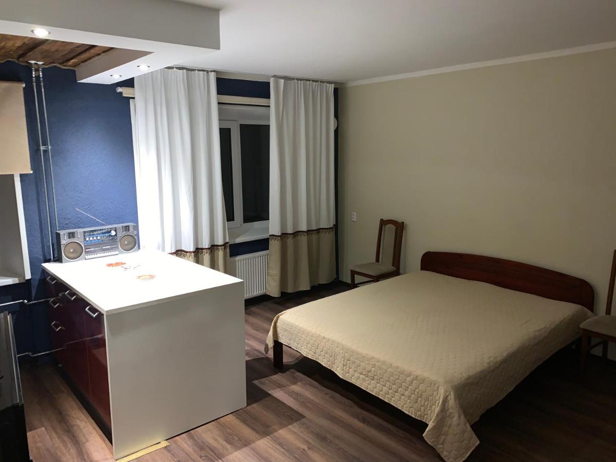 Riia 10, 2-Bedroom Apartment - 2 Big Beds 1 Extra Bed-Parking Free Tartu Exterior photo